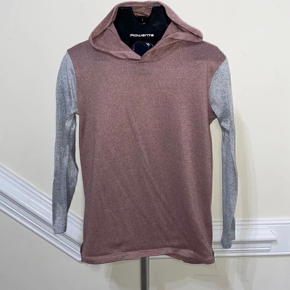 3/$10 item! Woman’s Top with Hood